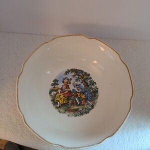 Elegant Cream Serveware Bowl with Gold Trim